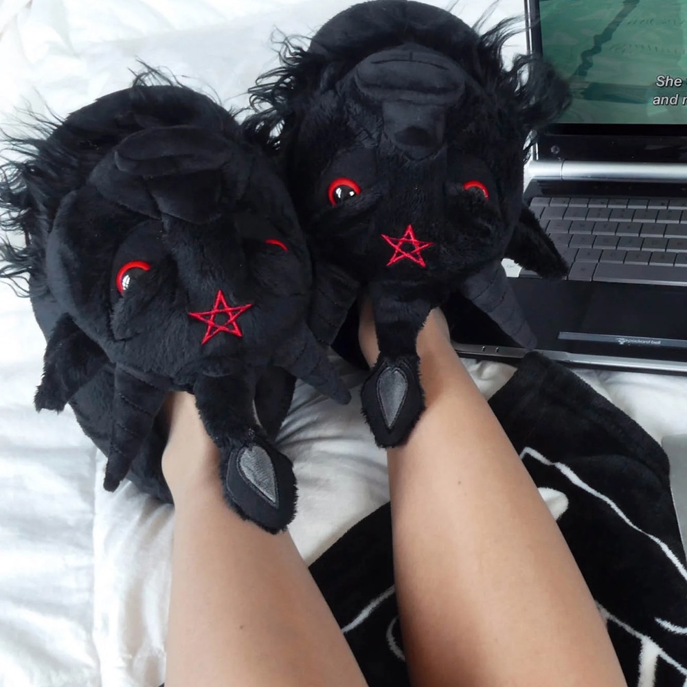 BNIBWT! Killstar Dark Lord Slippers S-M!